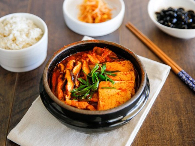 Mát trời thế này không làm nồi canh kim chi đậu phụ thì thật phí - 7