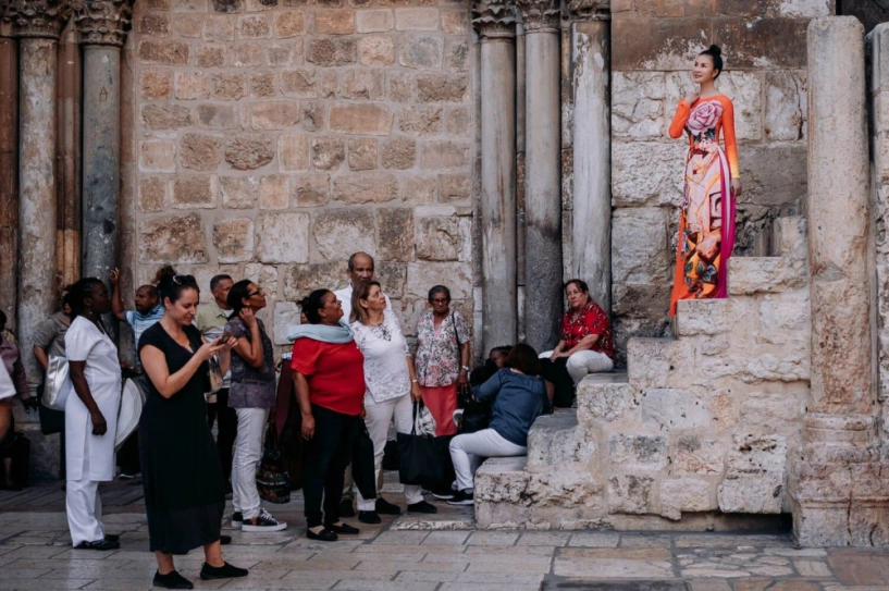 Mc thanh mai mang áo dài việt nam xuất hiện tại jerusalem - 4