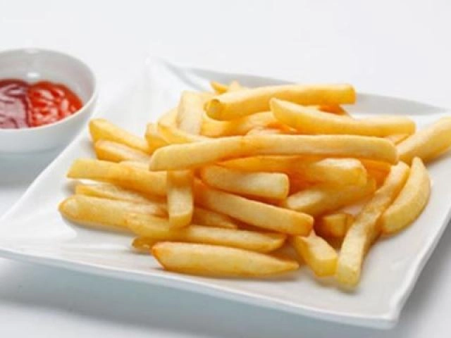 Khoai tây đừng mang chiên cắt sợi ra cho vào chảo có ngay món pizza cực ngon - 6