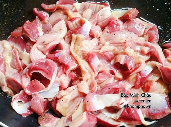 Mề gà xào gừng sả rẻ tiền mà lai rai cực thích - 2