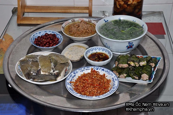 Mẹ hà nội đinh cư ơ sài gòn khoe mâm cơm ai nhìn cũng phai chú ý bát nước chấm - 1