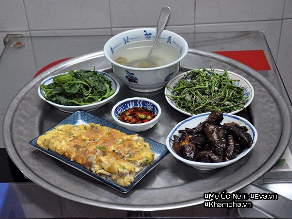 Mẹ hà nội đinh cư ơ sài gòn khoe mâm cơm ai nhìn cũng phai chú ý bát nước chấm - 4