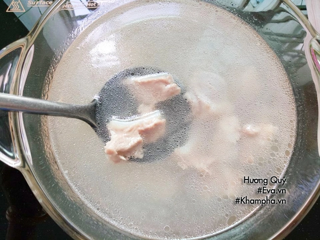 Mẹ nấu canh sườn sụn rau củ chuẩn vị đậm đà đưa cơm - 4