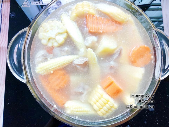 Mẹ nấu canh sườn sụn rau củ chuẩn vị đậm đà đưa cơm - 5