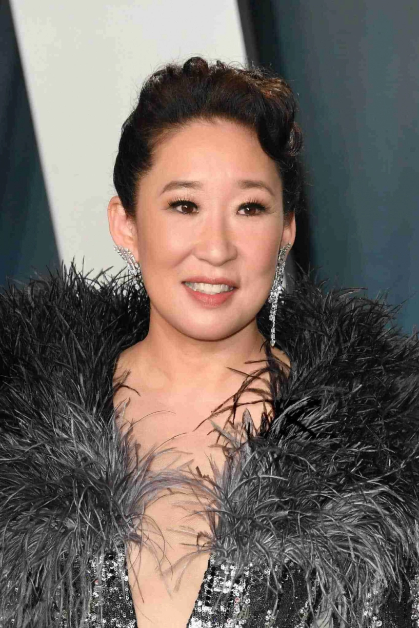 Minh tinh hollywood sandra oh xuất hiện với váy của ntk công trí trên thảm đỏ - 4