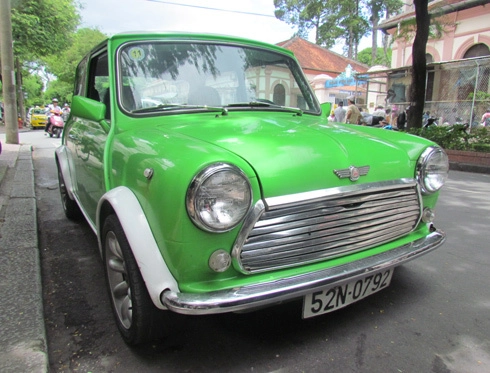  mini cooper xanh cốm trên phố sài gòn - 1