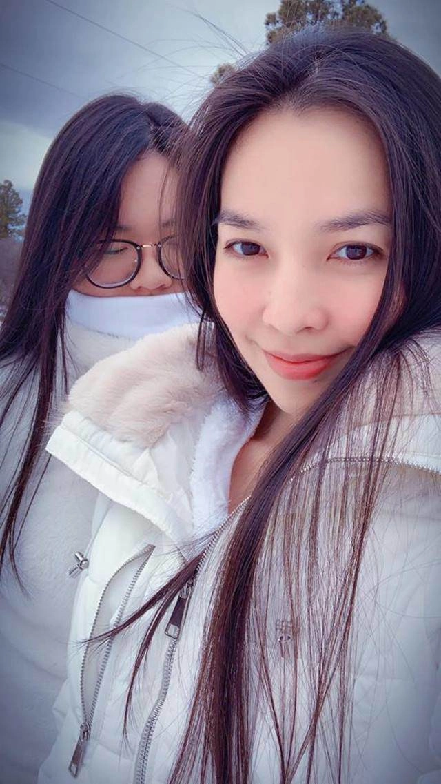Mới 17 tuổi con gái hiền thục đã cao như người mẫu và dự đoán xinh chẳng thua mẹ - 2