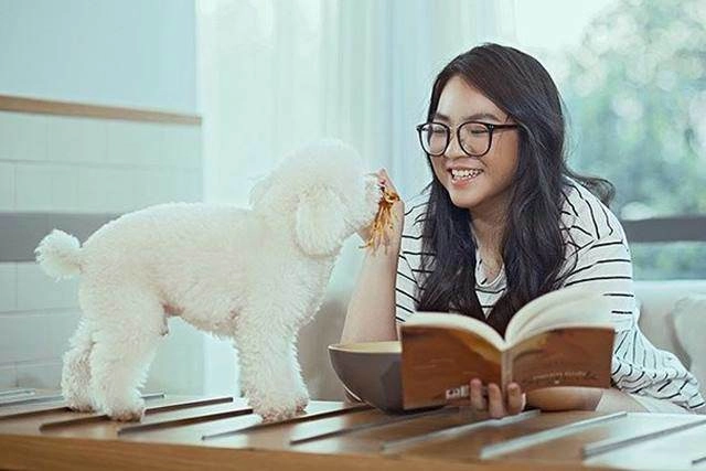 Mới 17 tuổi con gái hiền thục đã cao như người mẫu và dự đoán xinh chẳng thua mẹ - 10