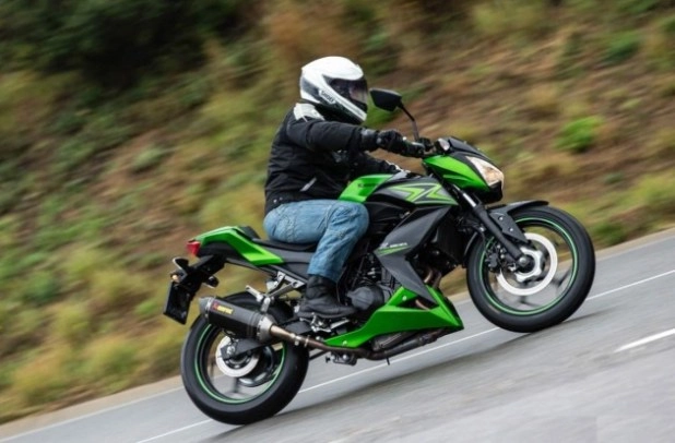 Muốn sở hữu kawasaki z300 hãy mua ngay nhớt total - 1