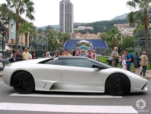  murcielago lp640 roadster mui cứng đầu tiên trên phố - 1