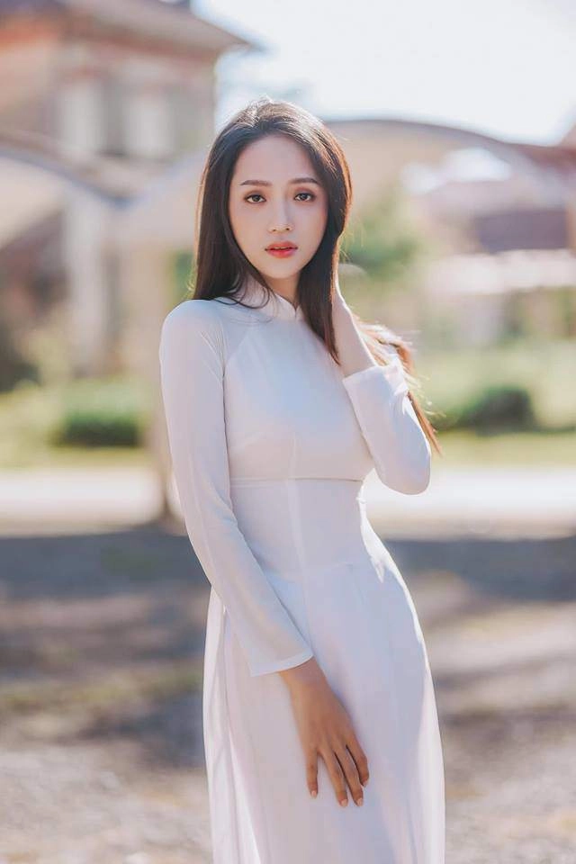Ngạc nhiên chưa nhan sắc cực phẩm như hương giang cũng có em gái sinh đôi giống hệt - 1