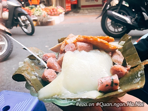 Ngày trở gió chiều đói bụng đi ăn ngay hàng bánh giò nóng hổi đầy ắp giò chả ở hà nội - 1