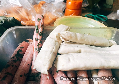 Ngày trở gió chiều đói bụng đi ăn ngay hàng bánh giò nóng hổi đầy ắp giò chả ở hà nội - 4