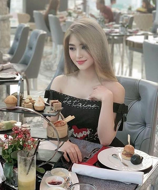 Ngỡ ngàng trước nhan sắc mới của hương tràm fan chỉ biết thốt lên hai từ người lạ - 3