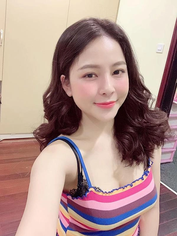 Ngoài nghi vấn lộ clip nóng hotgirl trâm anh bị đồn đoán vẻ ngoài khác lạ từng dao kéo - 1