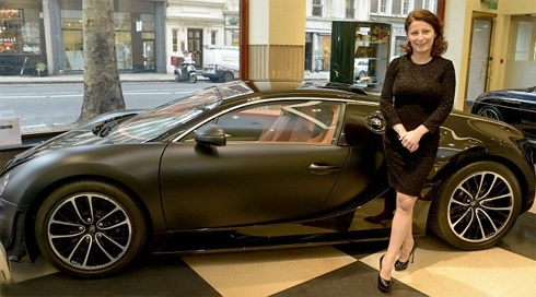  người phụ nữ bán 11 chiếc bugatti veyron một năm - 2