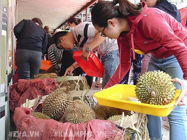 Người sài gòn xếp hàng ăn sầu riêng trả hạt 9x đắk lắk một ngày bỏ túi 30 triệu - 3