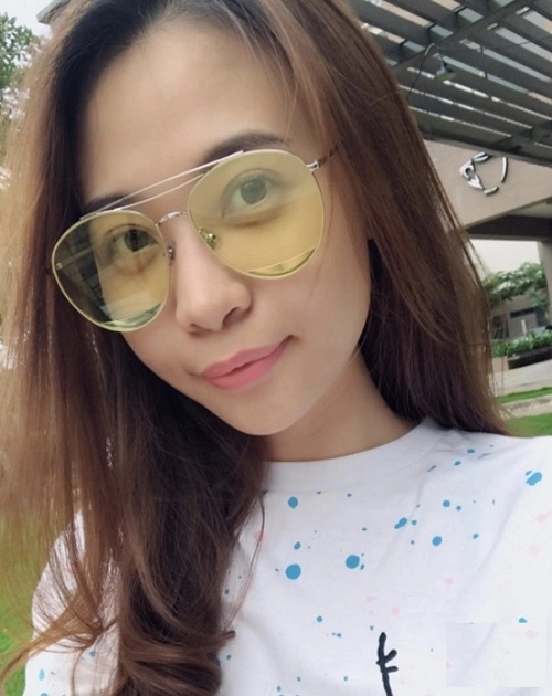Nhan sắc bạn gái mới cường đô la khi để mặt mộc và diện bikini thiêu đốt ánh nhìn - 3