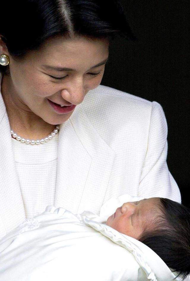 Nhan sắc người phụ nữ làm thái tử mê mệt quyết theo đuổi khiến hoàng gia nhật náo động - 13
