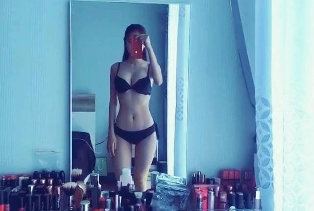 Nhìn vòng 2 nhỏ xíu của bà xã lâm vinh hải mới thấy 56cm của ngọc trinh xưa quá rồi - 2
