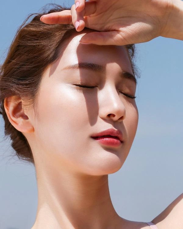 Nhờ điều này hà hồ trương quỳnh anh mới có làn da sáng mịn bất chấp nắng gắt sài gòn - 8