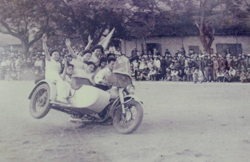 Những cô gái của đội môtô bay 50 năm trước - 2