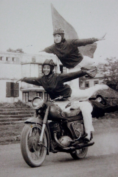 Những cô gái của đội môtô bay 50 năm trước - 6