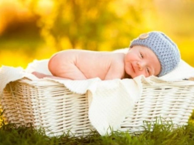 Tắm nắng cho trẻ sơ sinh đúng cách - 5