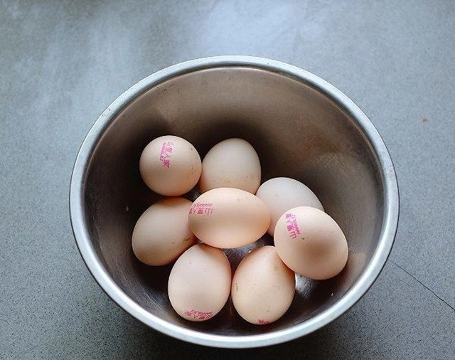 Nhuộm hồng cho trứng từ loại củ quen thuộc để bữa sáng thêm lãng mạn - 6