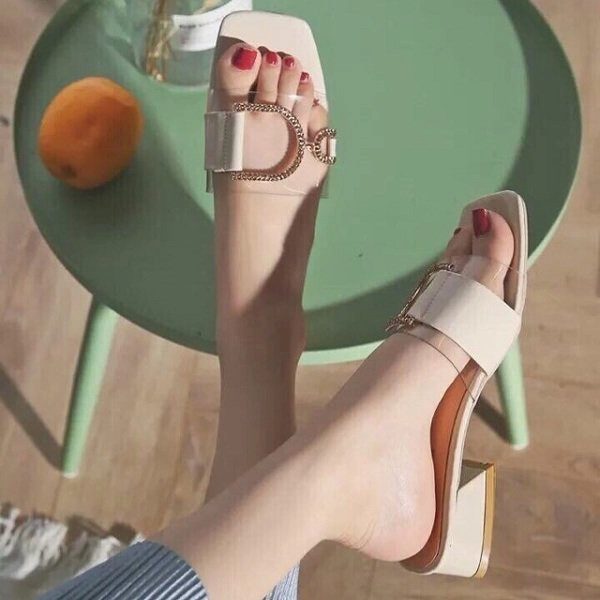 Ở nhà mua sắm online các nàng tranh thủ ngắm những mẫu giày dép phù hợp khi nắng về - 12