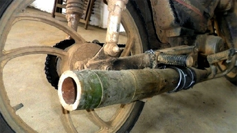  ống pô xe máy làm bằng tre - 1