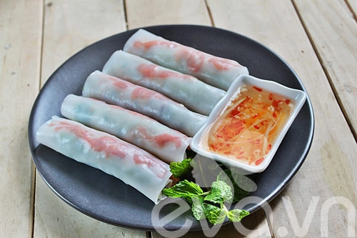 Phở cuốn tôm chua thanh mát - 10