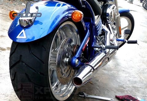  phong cách chopper của harley rocker c 2009 ở sài thành - 2