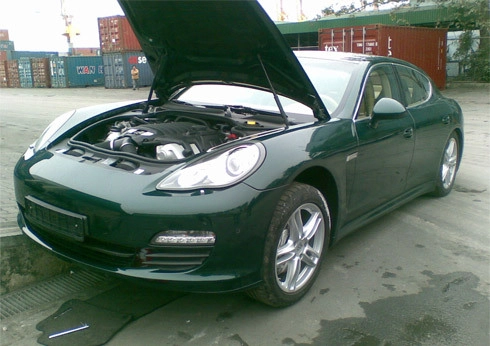  porsche panamera xanh lục về việt nam đón tết - 1