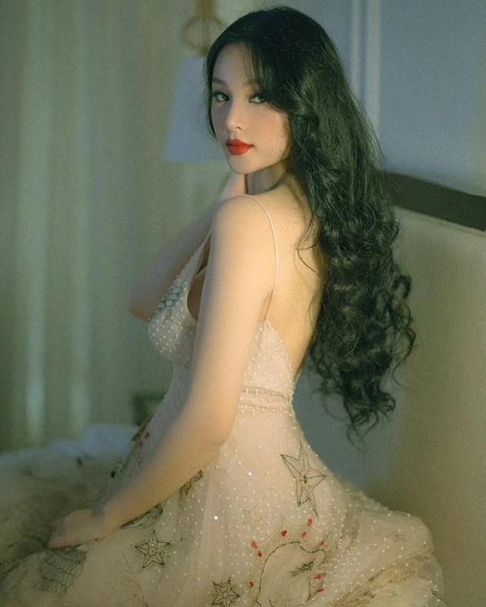 Sắc vóc gợi cảm của dàn hot girl dù con cái đuề huề vẫn xinh mòn con mắt - 15