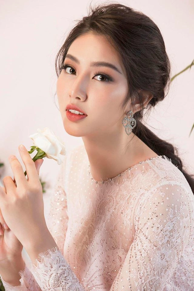 Sắc vóc nóng bỏng của người đẹp hoa hậu việt nam 2018 bị tố quỵt tiền tỷ xé giấy nợ - 11