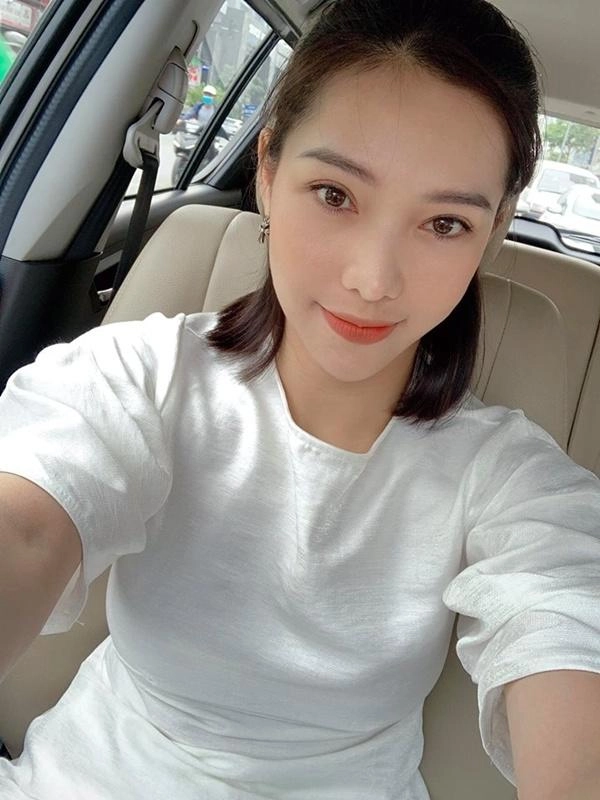 Sau ồn ào văng tục tại tòa lưu đê ly tiếp tục lộ cằm nhọn lệch hẳn sang một bên - 5