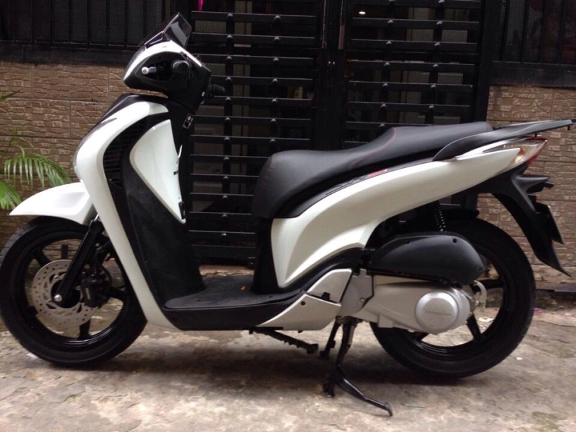 Sh150i cuối 2010 trắng đen sport nhập ý - 2