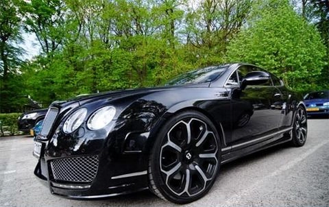  siêu xe bentley độ đen tuyền của tiền vệ hamburg sv - 1