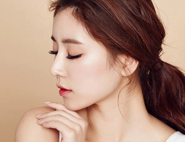 Sửa mũi đẹp xong đến tai bị dị dạng công cuộc lên đời nhan sắc sao mà gian nan quá - 1