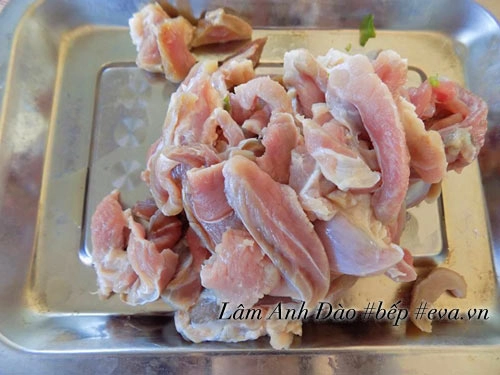 Thịt chiên cay ăn ngay kẻo hết - 2