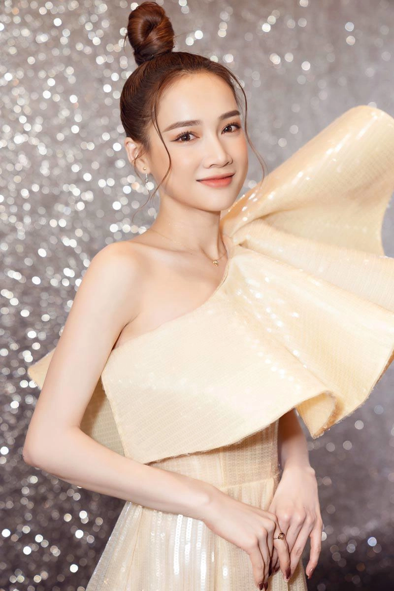 Thu minh nhã phương khoe sắc thảm đỏ 7 chị đại của làng mốt việt đọ catwalk đỉnh cao - 10