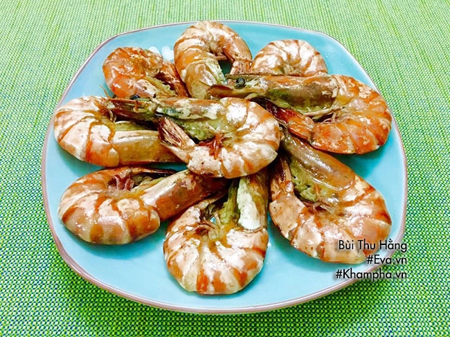 Thực đơn cơm chiều nhanh gọn hấp dẫn với tôm sú chiên giòn - 2
