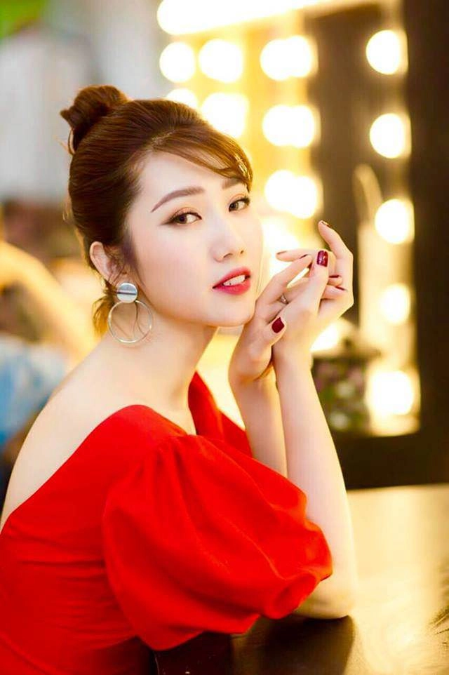 Thúy ngân gây sốc toàn tập khi trút bỏ son phấn lộ mặt mộc nhợt nhạt da đen nhẻm - 2