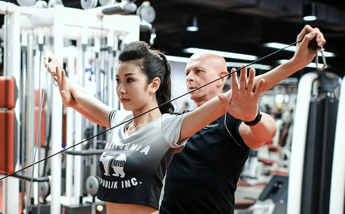Thuý vân đổ mồ hôi sôi nước mắt để có thân hình hoàn hảo - 2