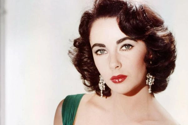 Tò mò chuyện làm đẹp của đại minh tinh hollywood 8 lần kết hôn 2 lần giật chồng bạn thân - 9