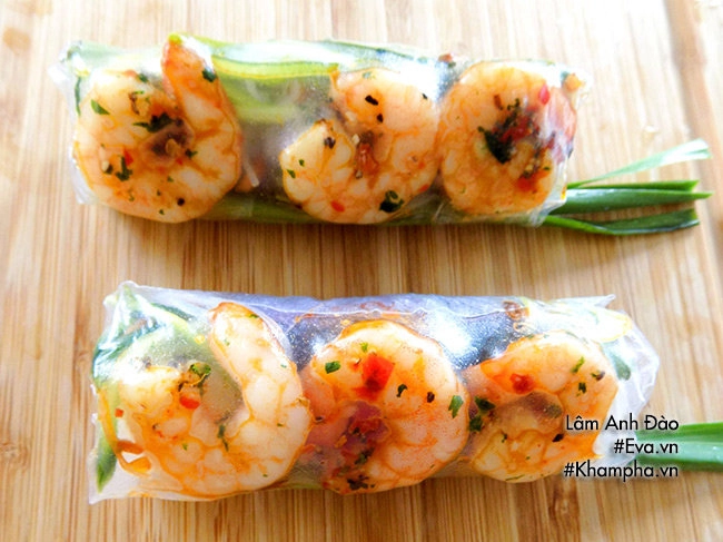 Tôm nướng sa tế cuộn rau thơm ngon ăn hoài chẳng ngán - 10