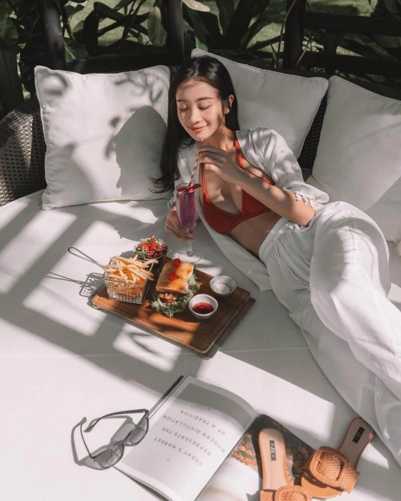 Tốn công nâng ngực jun vũ dù mặc áo đôi với midu vẫn lép kẹp như thường - 8