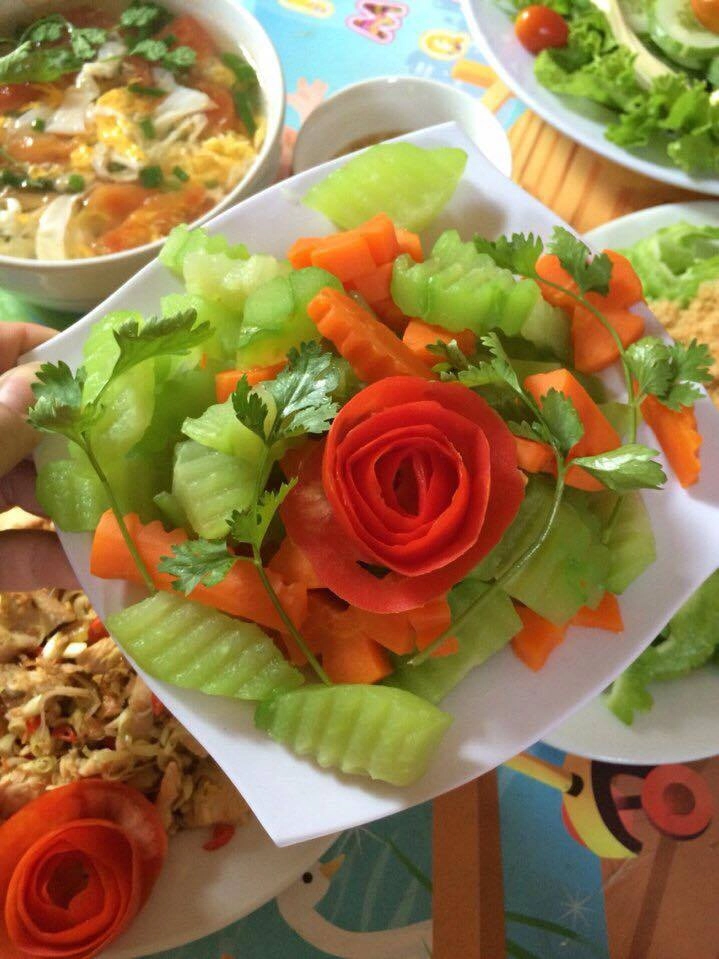 Trầm trồ với những mâm cơm 1 người đến cọng rau cũng chỉn chu của 9x độc thân xinh xắn - 15