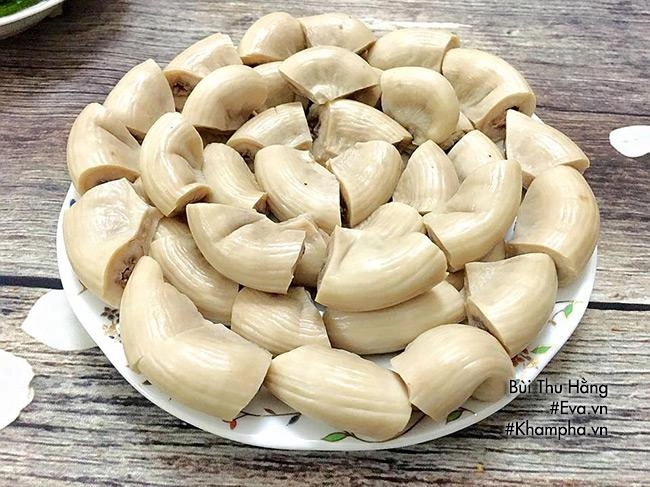 Tràng heo luộc canh sườn dưa chua hấp dẫn cơm chiều - 4